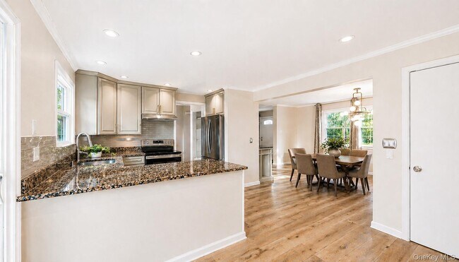 Photo - 10 Lundy Ln