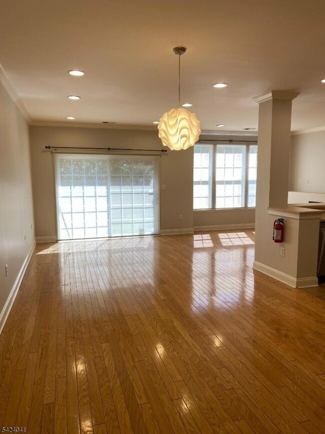 Photo - 258 Riverwalk Way