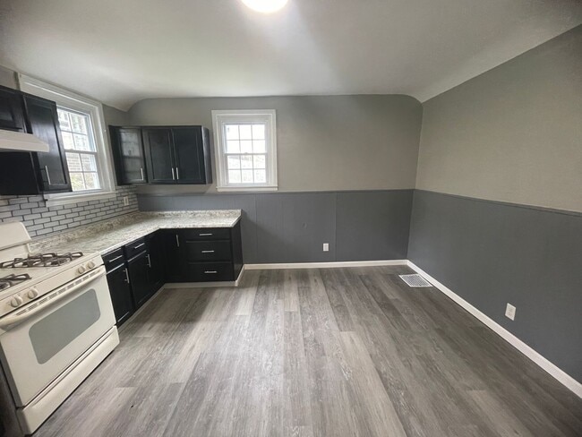 Photo - Newly updated 3 bedroom house in Glassport for rent!