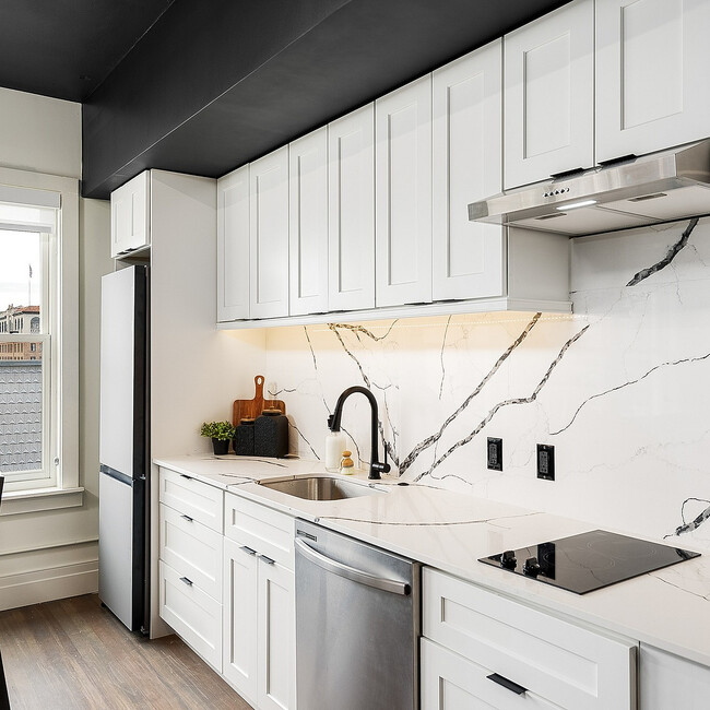 Photo - The Travis Building