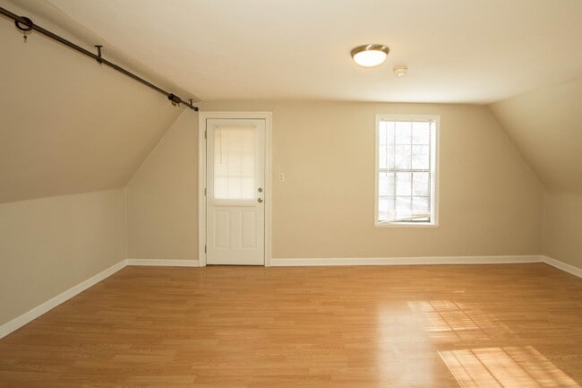 Photo - 1 E 26th St