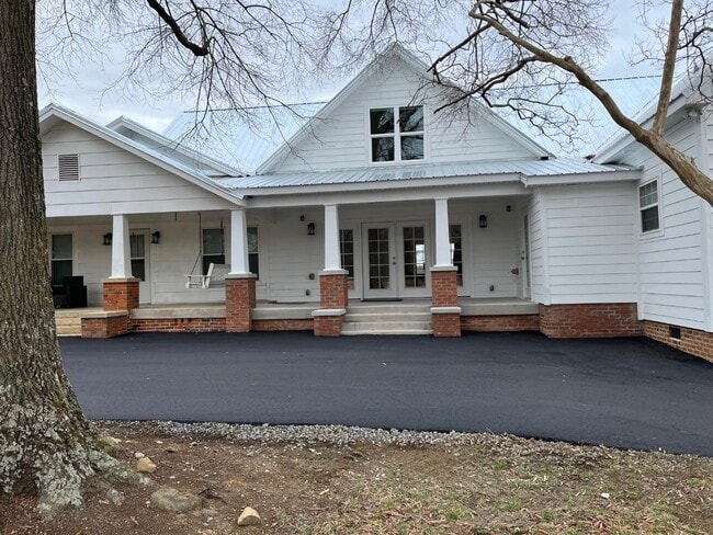 Building Photo - 6919 Deep Springs Rd