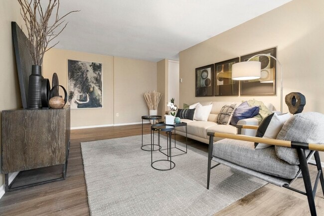 Photo - Colonial Terrace Apartments