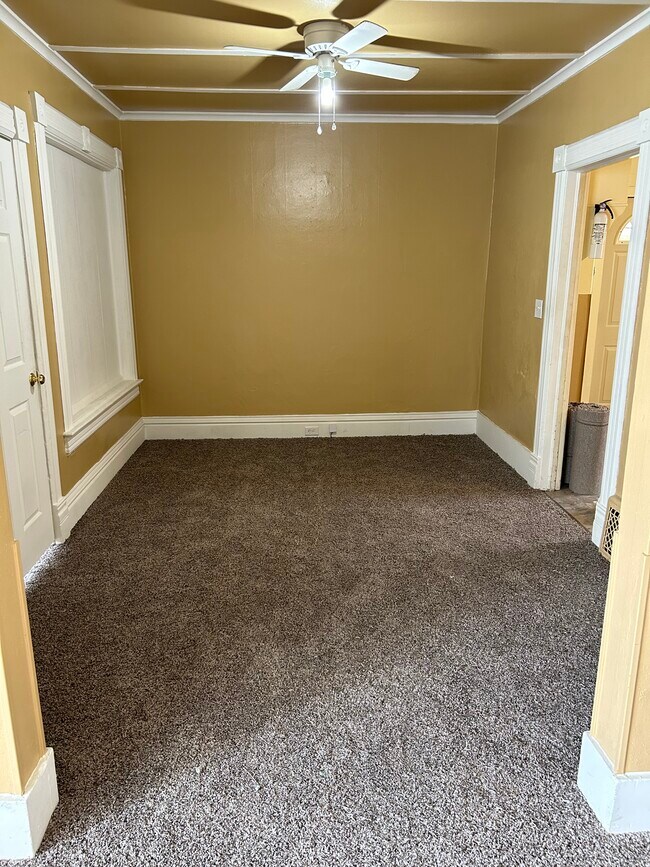 403 W South Park Ave Unit Lower