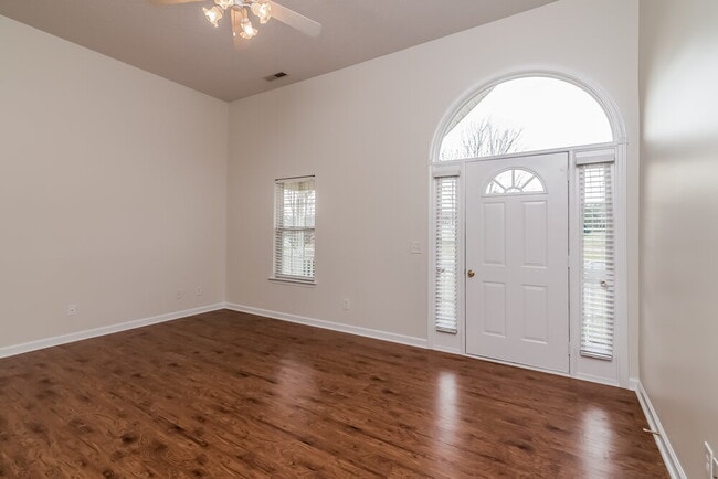 Photo - 202 Zenith Ct