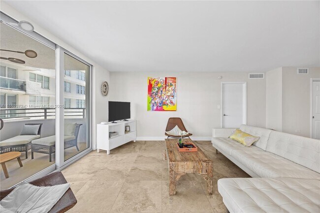 Photo - 5555 Collins Ave Unit 4B