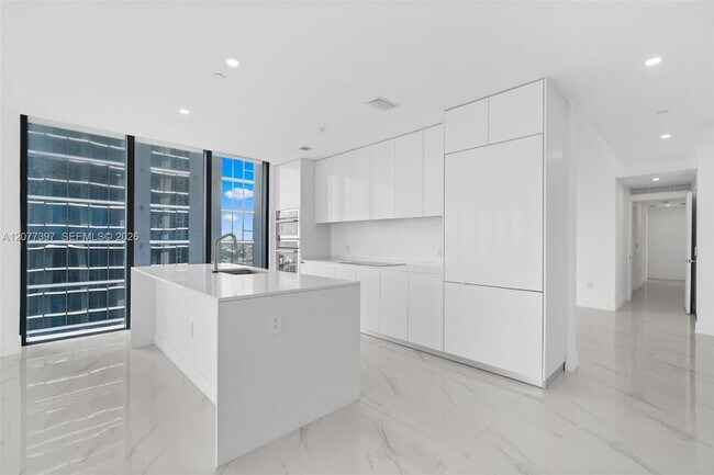 700 NE 24th St Unit 2607