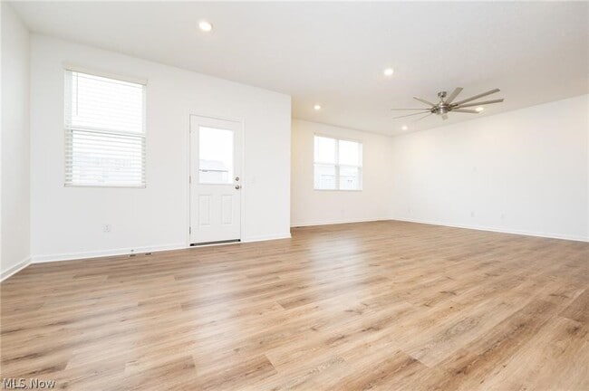 Photo - 98 Brewster Dr