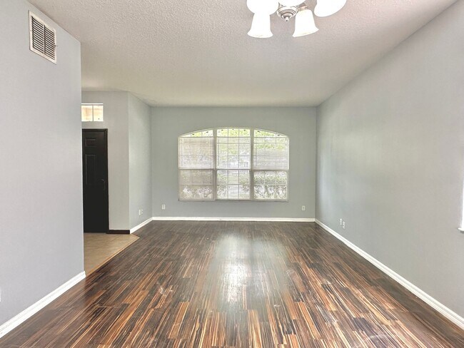 Photo - Awesome house for rent