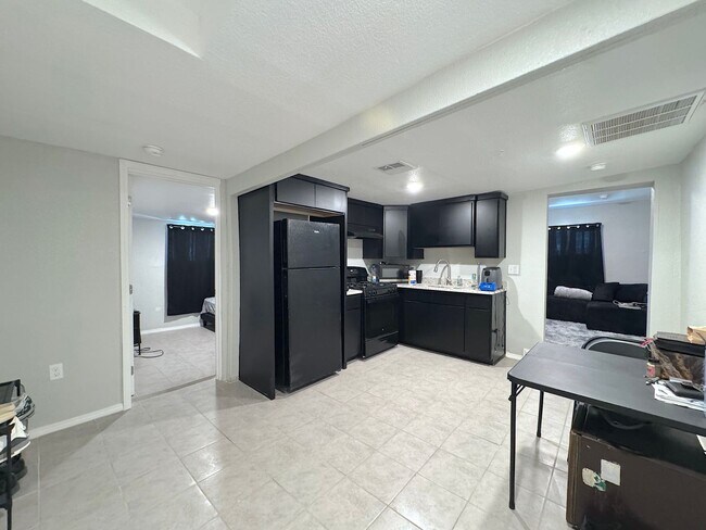 Photo - 231 Francis St Unit B