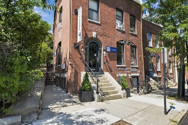 Building Photo - 54 Harvard St Unit 3