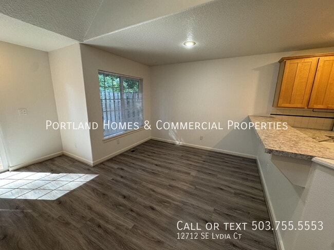 12712 SE Lydia Ct