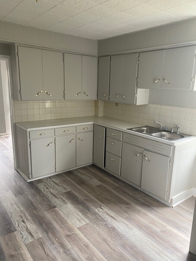 Photo - 718 W Nichols St