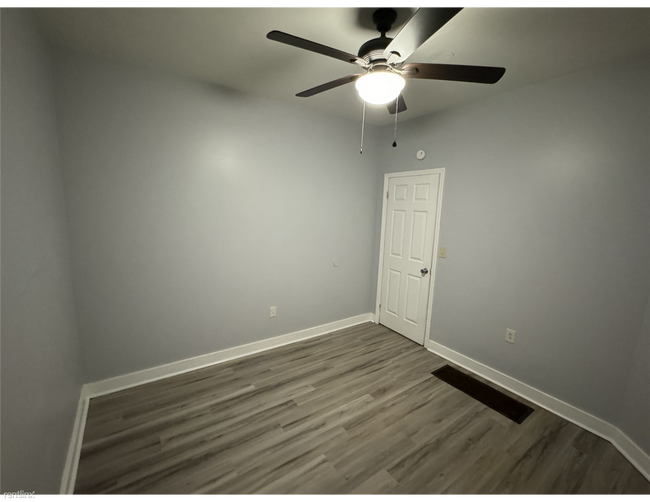 Photo - 1 br, 1 bath Triplex - 2005 Sherman Avenue A