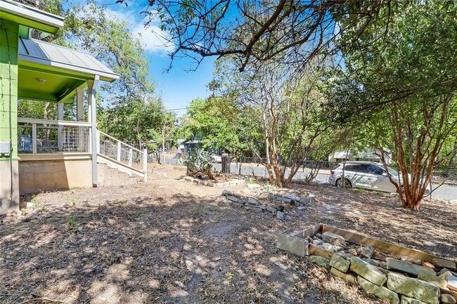 Photo - 1706 Maple Ave