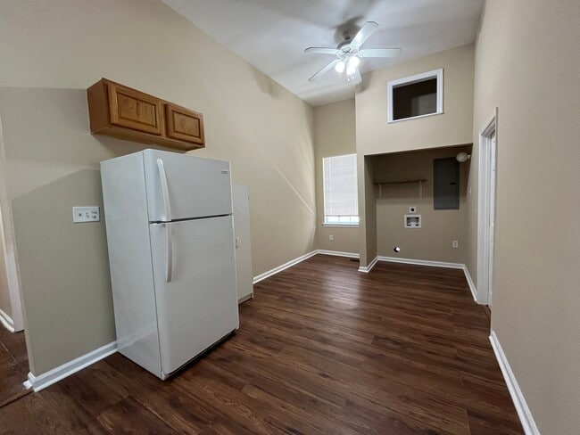 825 E Henry St Unit A