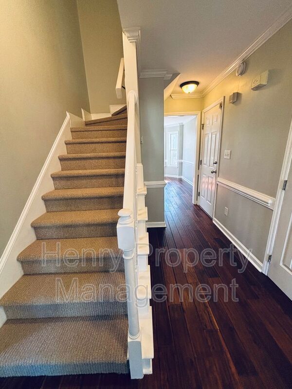 Photo - 8929 New Windsor Pl