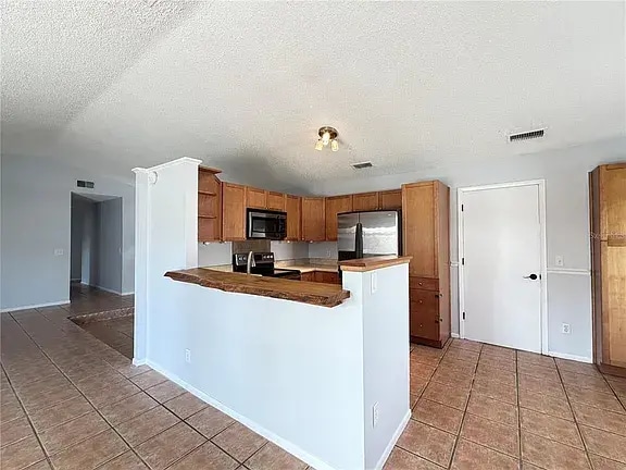 Photo - 9923 Castleton St