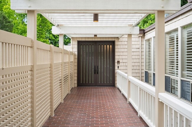 Photo - Elegant Los Altos Townhouse Near Redwood Grove & Shoup Park