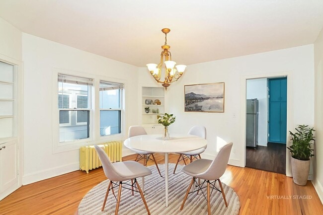 Photo - 1067-1069 Saint Clair Avenue Unit 1067