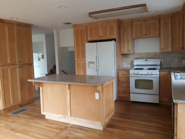 Photo - 632 E 13th Ave
