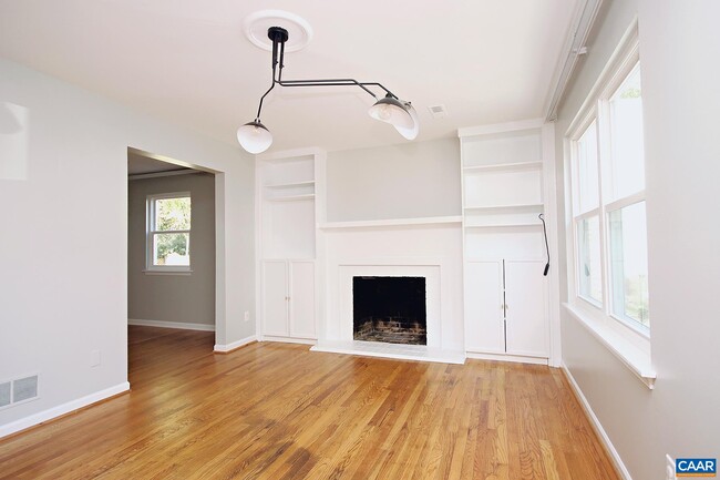 Photo - 211 Greentree Park