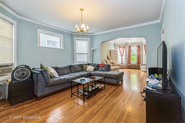 Building Photo - 1340 W Rosedale Ave Unit 1340 First flr