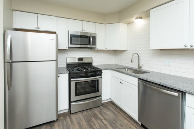 Photo - 23700 W Warren Ave