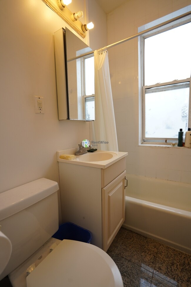 Photo - 1846 Commonwealth Ave Unidad 15