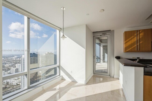 Photo - 1425 Brickell Ave Unidad 57B