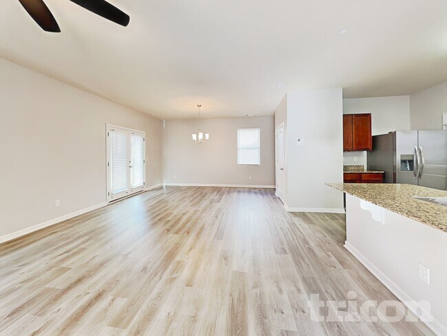2878 S Hills