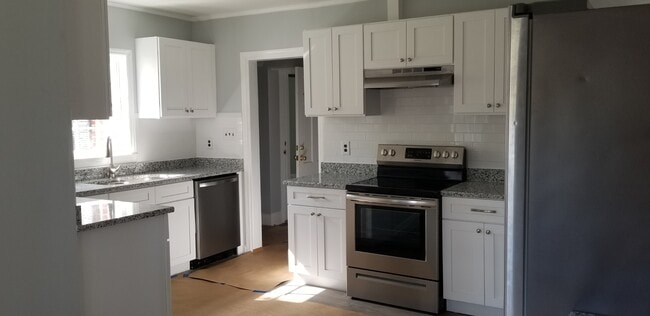 Photo - 731 W Charlton St