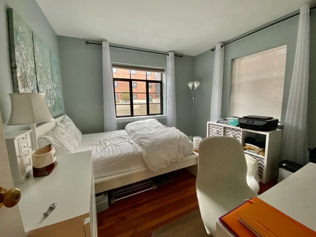 Photo - 69 Strathmore Rd Unit 4