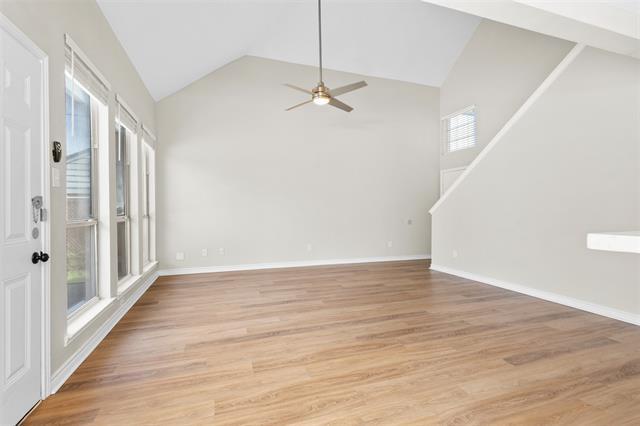 Photo - 922 Binbrook Dr