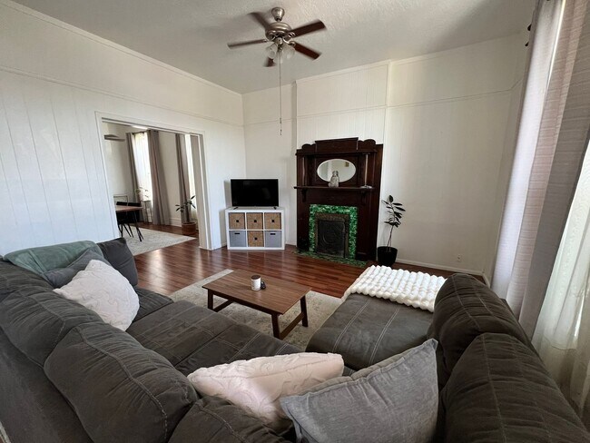 Photo - Charming Furnished Home - Short & Long Term Leasing