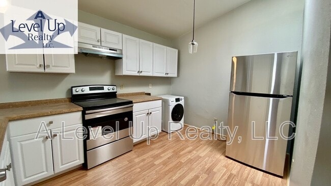 Photo - 419 E Thoroughbred St