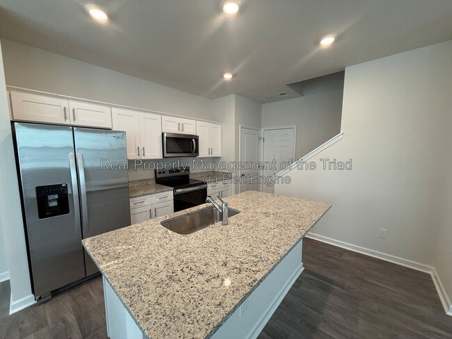Photo - 1106 Broholmer Ln