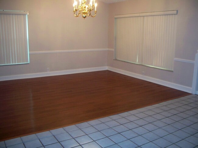 Photo - 14804 Dartmoor Ln