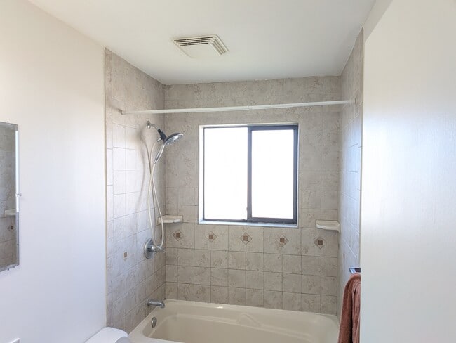 Photo - 8598 McCutcheon Ave