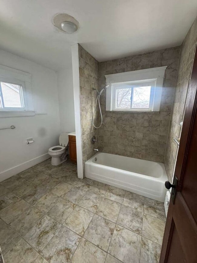 Photo - 4 bed 1 bath house