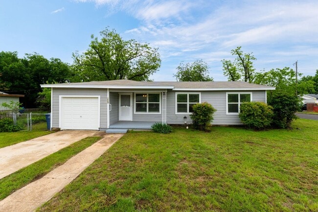 Building Photo - Charming 3-bedroom, 1-bath home in Copperas Cove for only $1100!!