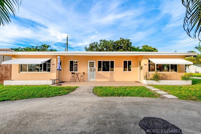 Photo - 2581 NE 11th Ct Unit 2585