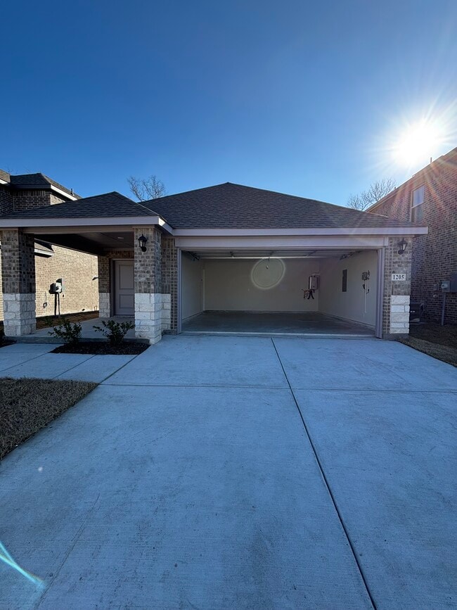 Photo - 1205 Rusted Rail Dr