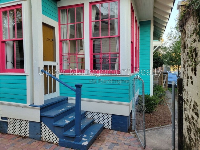Photo - 2106 Robert St