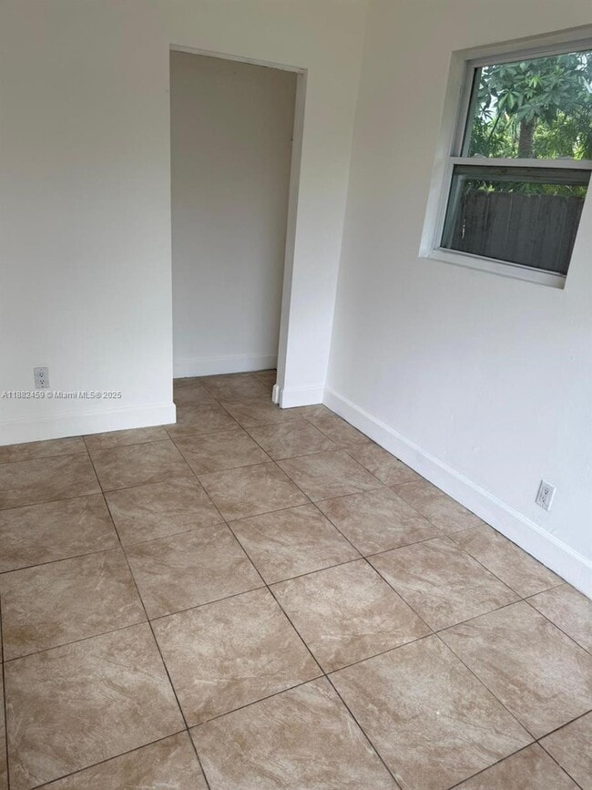 Photo - 1420 N Andrews Ave