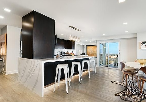 Building Photo - 700 Hildebrand-463.1 Unit 463.1