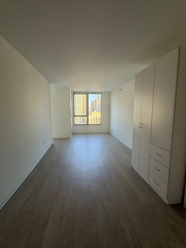 Photo - 152 W Superior St