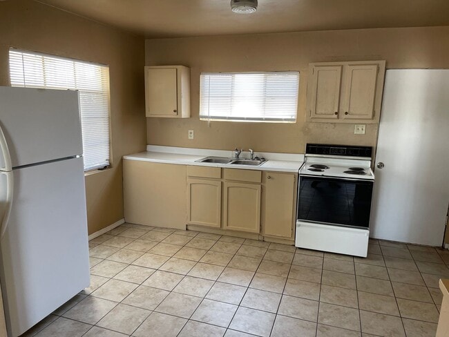 Photo - 1406 S Espina St Unit Apartment #1
