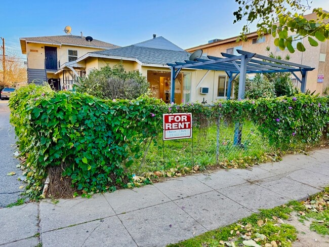 Photo - 14122 Delano St Unit A