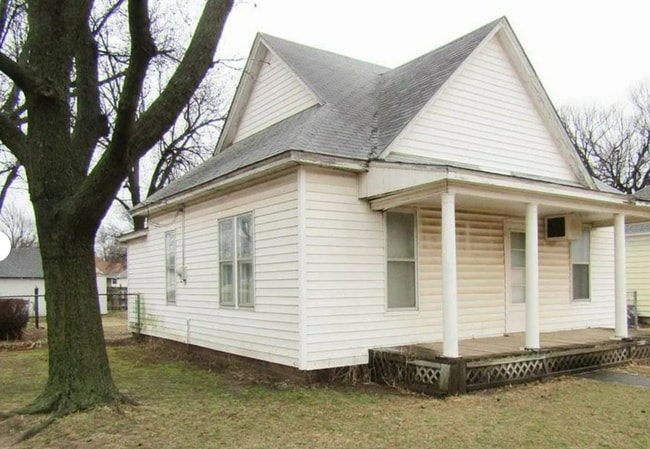 Building Photo - 1031 N Jefferson St